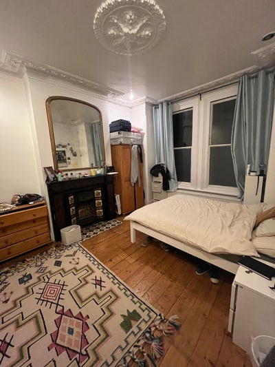 Large double room in all girls house W6 Main Photo