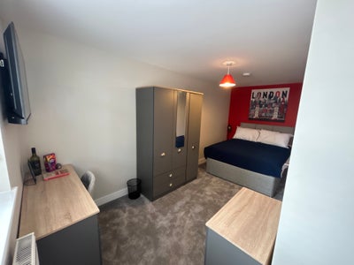 Stylish Professional House Share  Main Photo