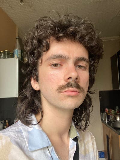 My name is Ben, I'm 29 and currently live in-... Main Photo