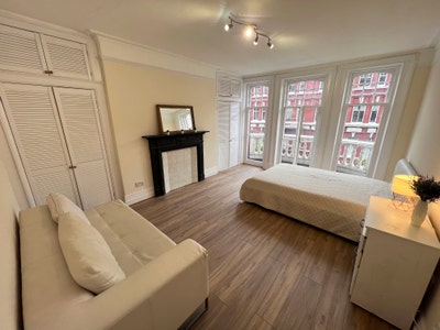 🌕Huge Room + balcony in Hyde Park Mansions - SEPT Main Photo