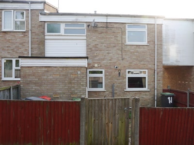 4 Bedroom House - Fully furnished Main Photo