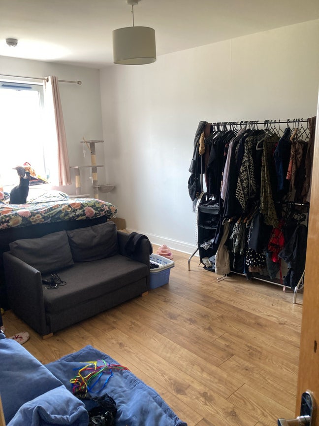Spacious Room w/ Ensuite Main Photo