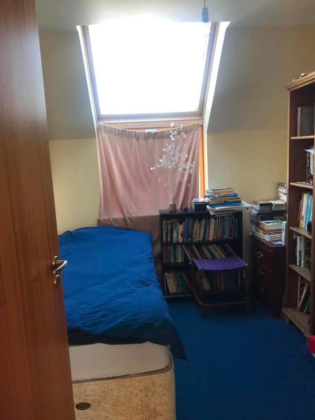 Affordable quiet single room  Main Photo