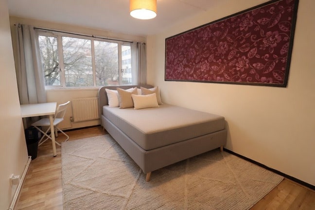 Central London-Last 2 Rooms! Stunning Modern Flat Main Photo
