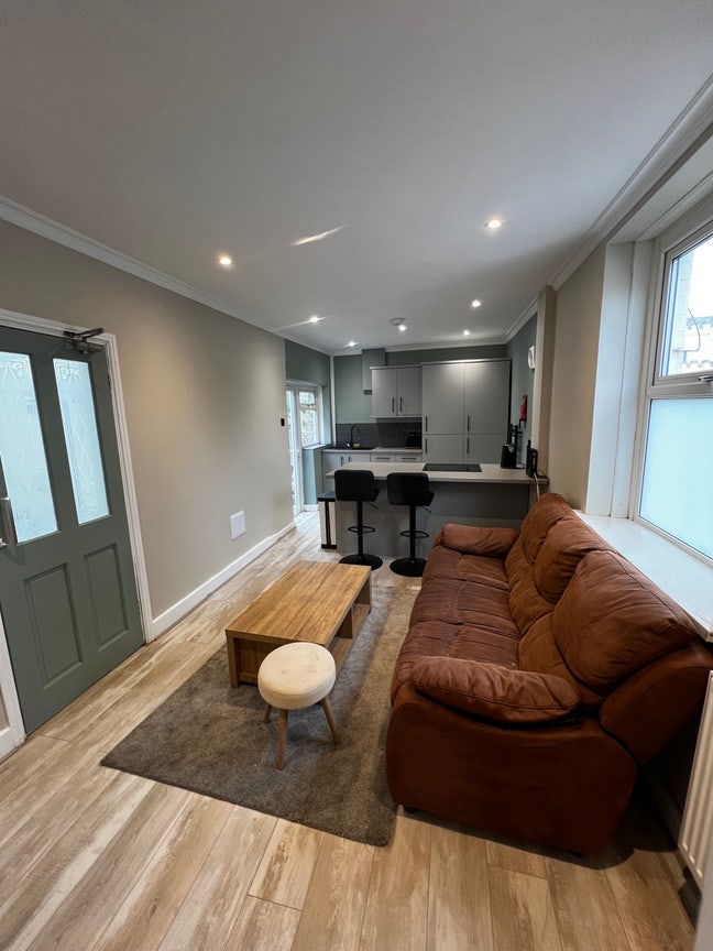 Last room in Shared House! Main Photo