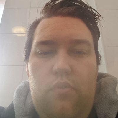 Professional Male seeks a single or double room Main Photo
