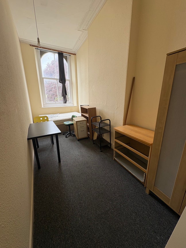 🏡 Room Available in 4-Bed Flat in Clifton 🏡 Main Photo