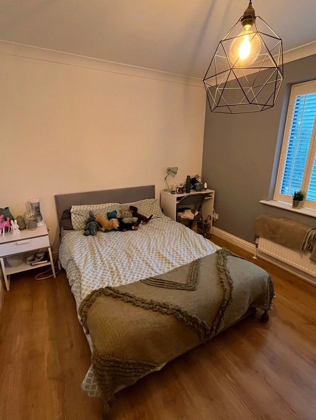Large furnished double room in N7 flat share  Main Photo