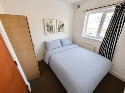 *Modern Room -Garden and living room - in Leyton* Main Photo
