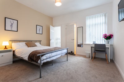 HMO - Modern Ensuite Rooms in Prime Location! Main Photo