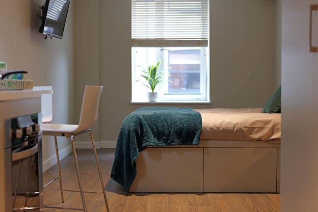 Studio Flat for Rent in Melbourne Studios Main Photo