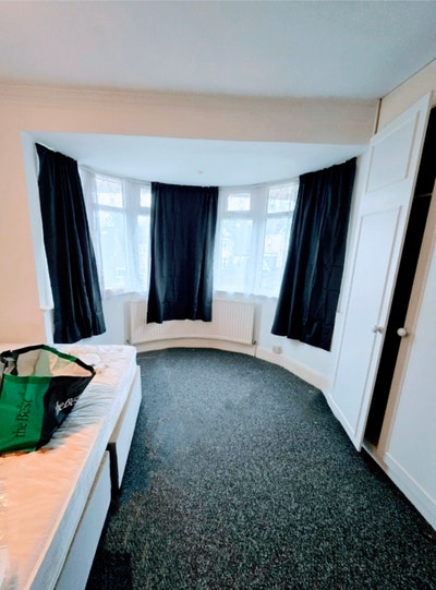Large Double Rooms - Barnet - Available Now Main Photo