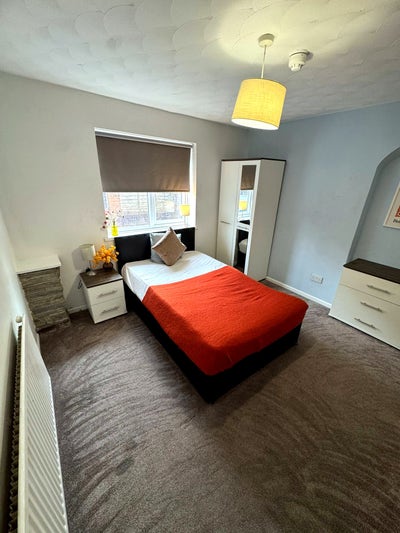 New Refurbuished Double Room Shared Home Horndean Main Photo