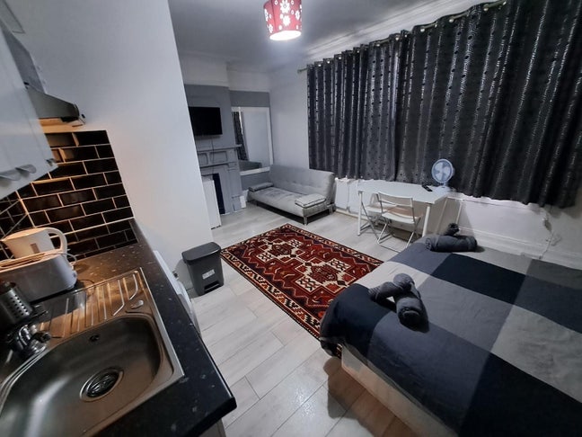✨🏡 Studio Flat to Let in - Finchley Road Main Photo