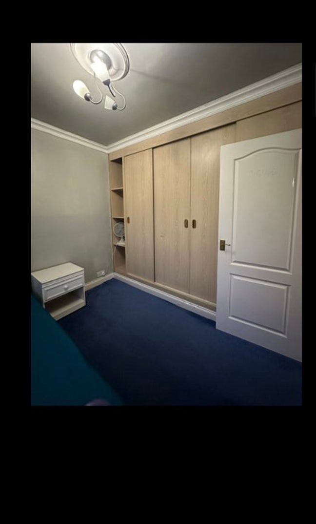  Spacious Single room for FEMALE available  Main Photo