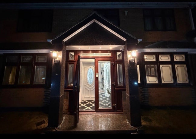     Luxury 6 Bedroom Detached House Main Photo
