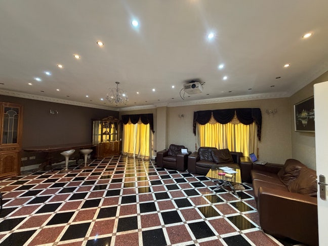     Luxury 6 Bedroom Detached House Main Photo
