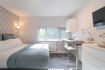 Stunning Ensuite Bedroom Available Now Main Photo