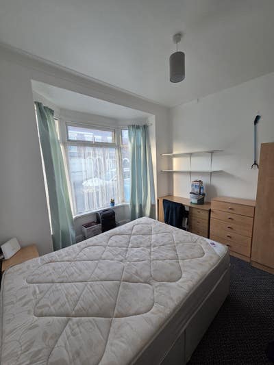 Double Room in Uncrowded 3 Bed House (Bills Incl) Main Photo