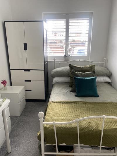 Small double bedroom to rent Main Photo