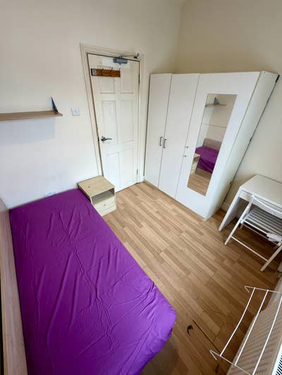 2 Cheap Single Rooms Near East Ham Station Avl Now Main Photo