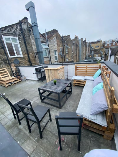 Amazing Double Room Mins Walk From Station  Main Photo
