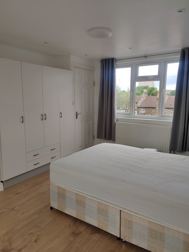 Great one new built studio located in North London Main Photo
