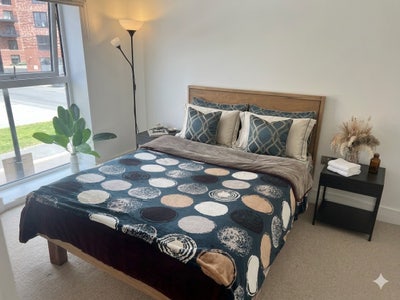Double Room Available in modern Townhouse Main Photo