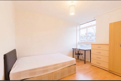 Spacious 3 Bed flat with private garden! Main Photo
