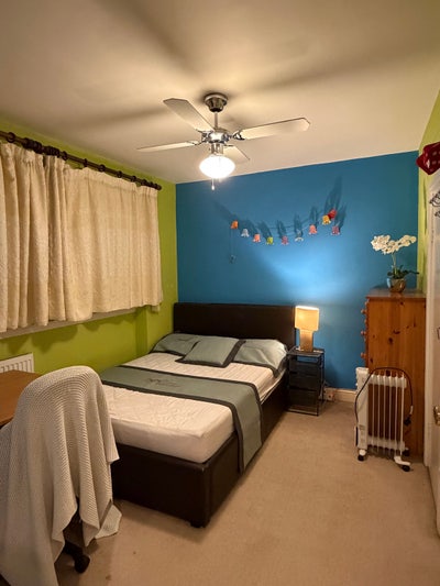 Double room to rent near town centre  Main Photo