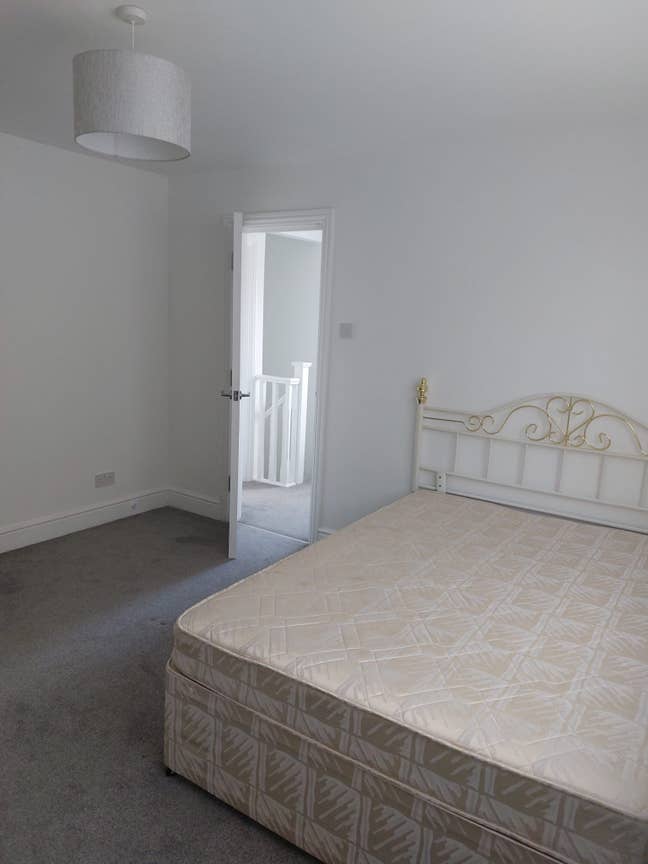 Room for Rent  Main Photo