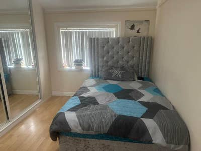 Big Room . Double bed Kings size bed. All furnishe Main Photo