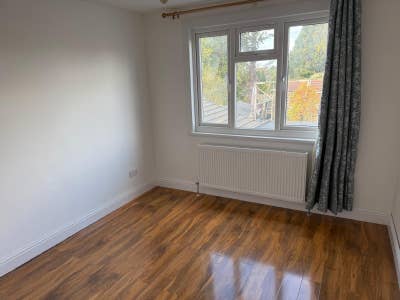 Double Room to Let Main Photo