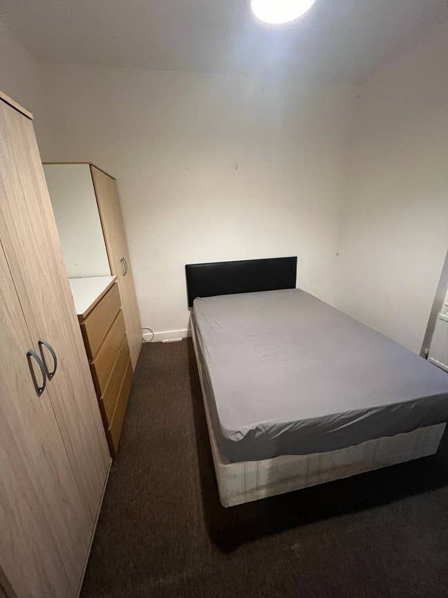 1 Double Room to Rent  Main Photo