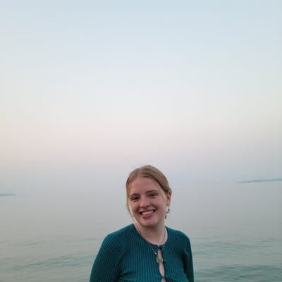 Grad Student Looking for Future Flatmates  Main Photo