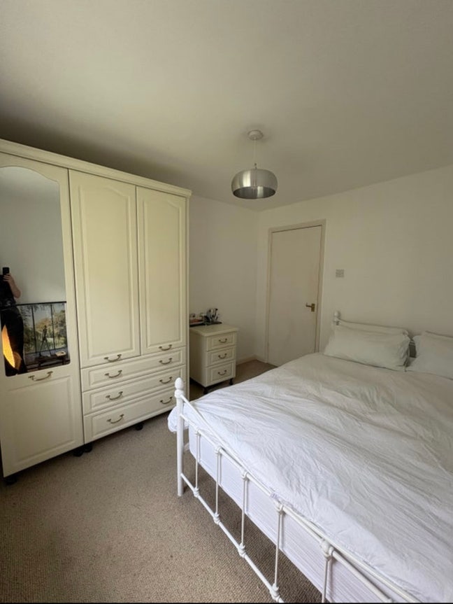 2-Bed Flat - Double Room in Zone 1 + Dog Cuddles Main Photo