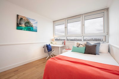 Inviting Double Room in a Pleasant Area Main Photo