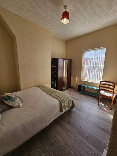 Spacious Rooms Available in Salford, M6 🏡  Main Photo