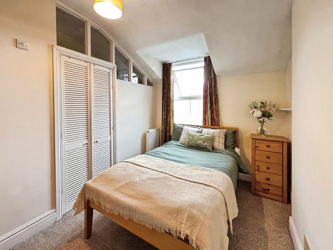 Large Ground Floor Double Room 5 mins to Town Main Photo