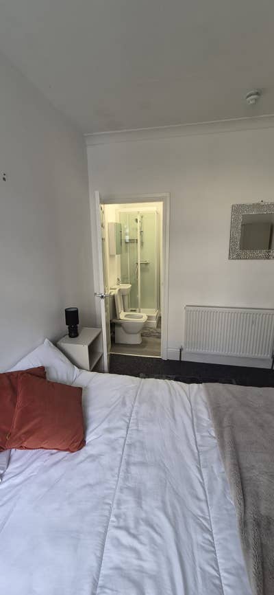 Furnished Double Rooms in Norfolk Street - Swansea Main Photo