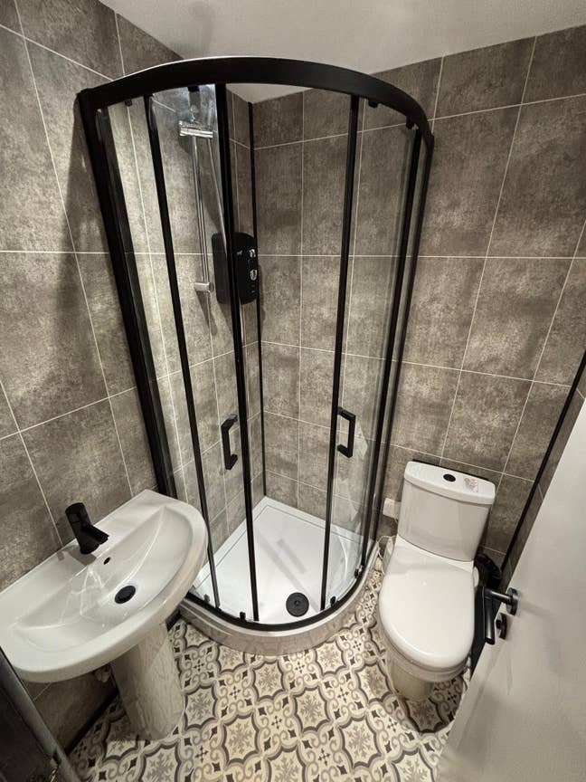✨🏠 Brand New Refurbished En Suite Room ✨🏠 Main Photo