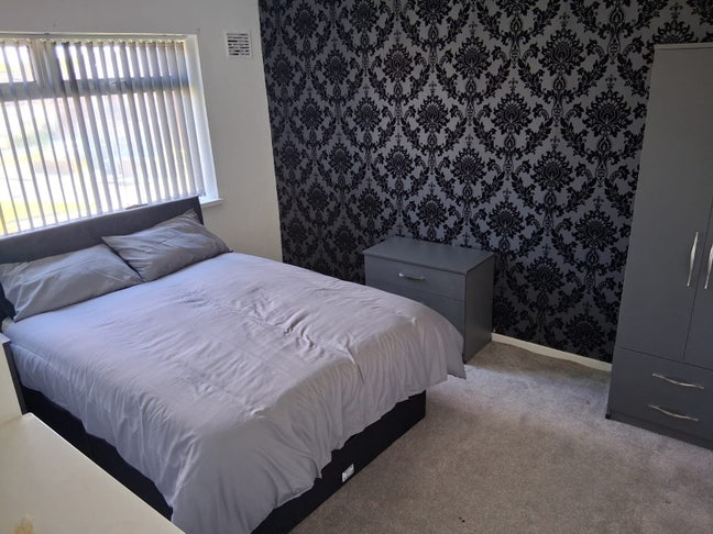 Rooms in Tipton for UC + PIP/LCW Main Photo