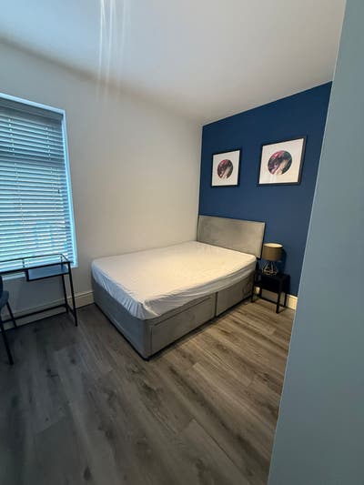 Modern Ensuite Room - Bills included  Main Photo