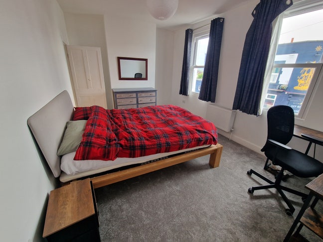 Bright, spacious double room in Totterdown Main Photo