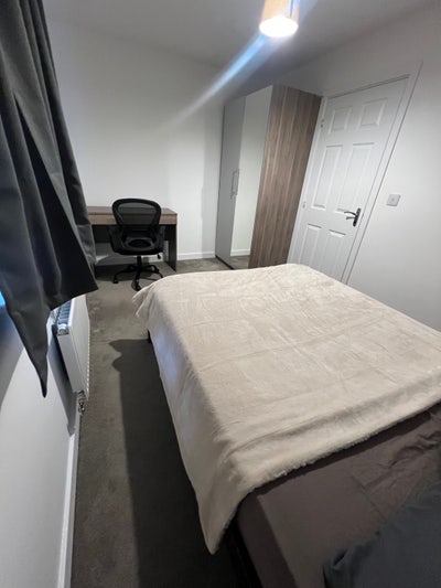 Furnished Double Bedroom 2-Bed Flat  Main Photo