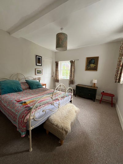 Room in arty/creative house in stunning location Main Photo