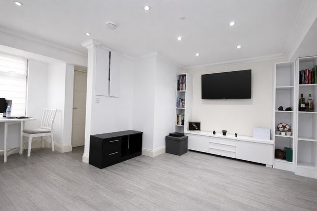 Stylish 2 Bed 2 Bath Flat - Finsbury Park N4 Main Photo