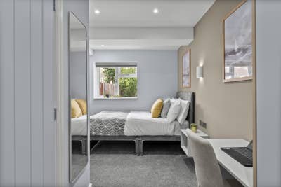Stunning 6 Bedroom House in Victoria Street - PE2  Main Photo