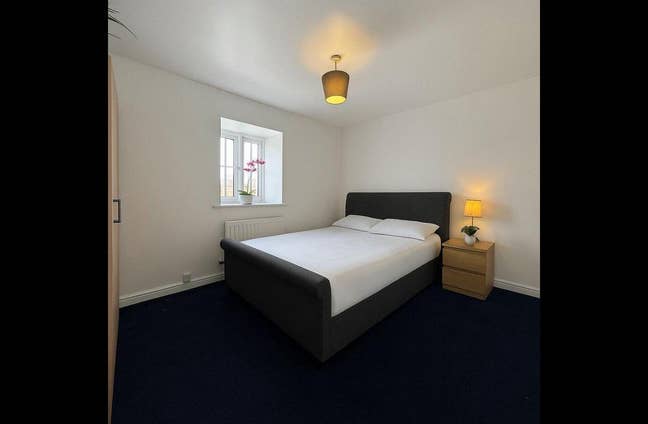 Modern Spacious Double room in LU4 9GN Main Photo