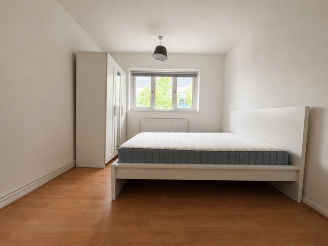 Room in a Shared Flat, Lewes House, SE1  Main Photo